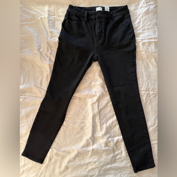 Time and Tru Women's Black Skinny Jeans - Picture 3 of 10